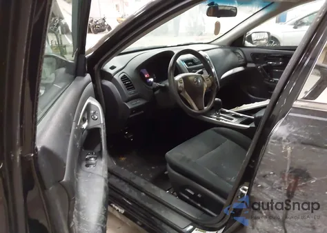 2015 Nissan Altima 2.5 S z USA, uszkodzony, nr VIN 1N4AL3AP4FN914634